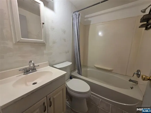 $1,400 | 17 Summer Street, Unit NO 1, Lodi, NJ 07644