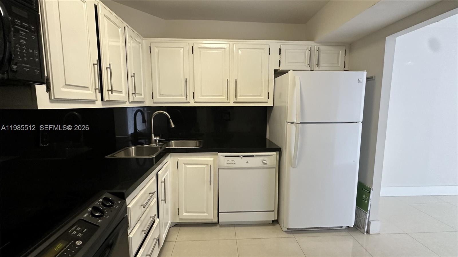 2333 Brickell Avenue, Unit 1009 Miami, FL 33129 - Photo 14 of 28
