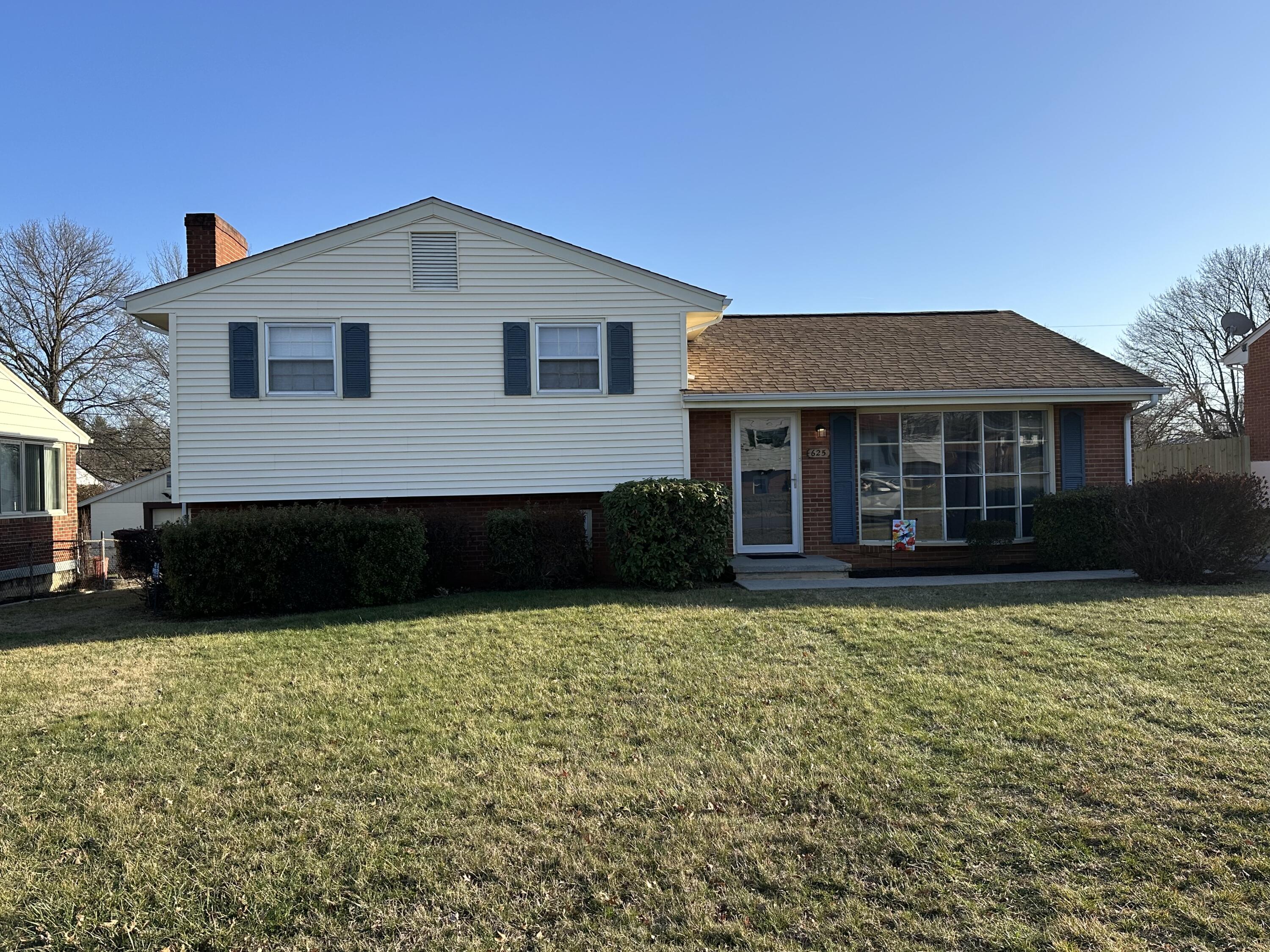 625 Santee Road Roanoke, VA 24019 - Photo 1 of 4 625 Santee