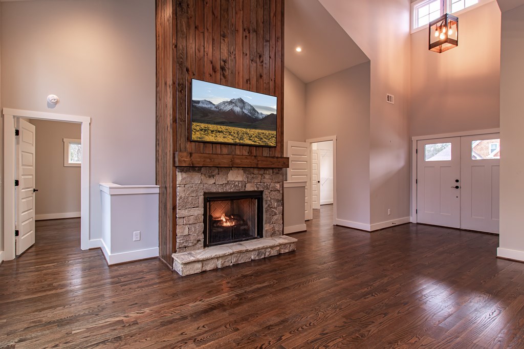 406 Bridge Road Ellijay, GA 30540 - Photo 2 of 29 Living room/foyer