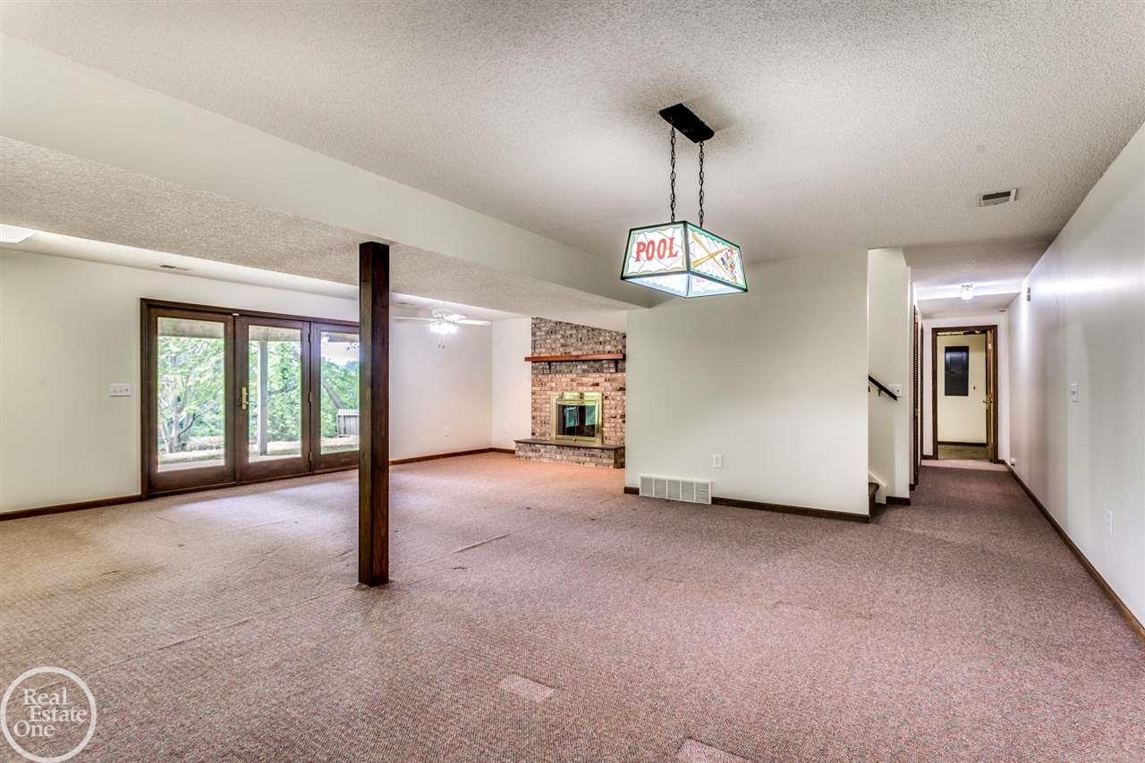 4375 North River Road Fort Gratiot, MI 48059 - Photo 25 of 42 31389163-24.JPG
