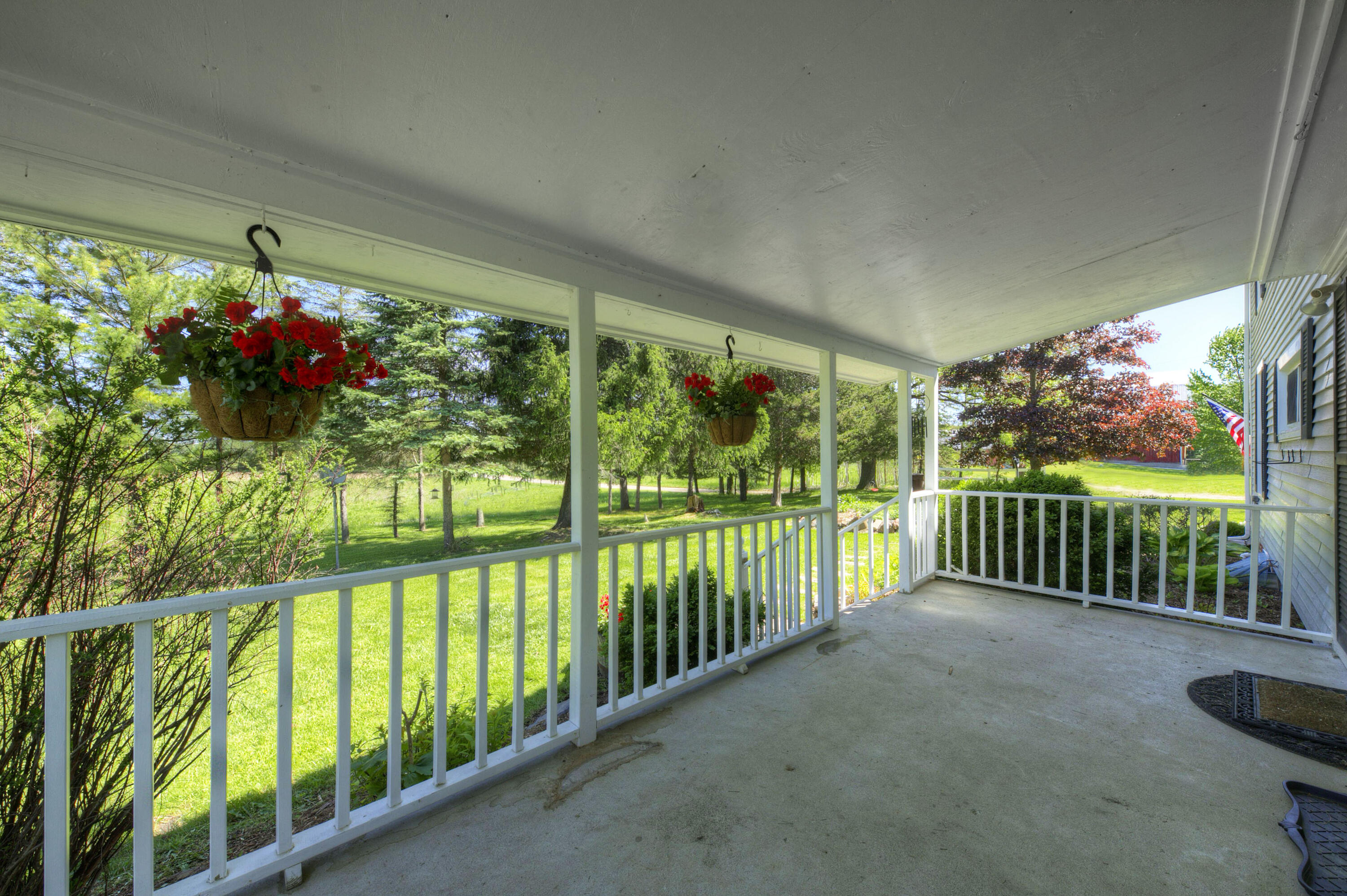 15610 Arnold Road Gregory, MI 48137 - Photo 14 of 90 House side porch 2