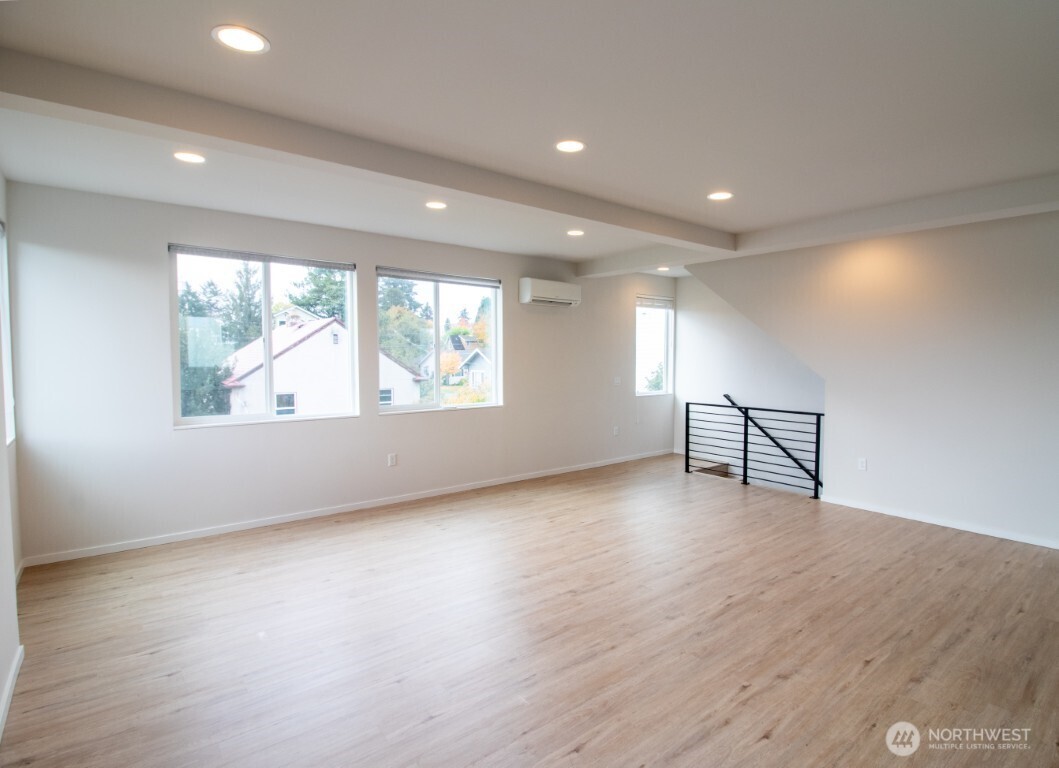 941 North 91st Street, Unit B Seattle, WA 98103 - Photo 13 of 20