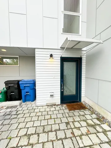 $3,300 | 941 North 91st Street, Unit B, Seattle, WA 98103