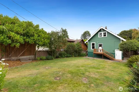 $1,025,000 | 4611 34th Avenue West, Seattle, WA 98199