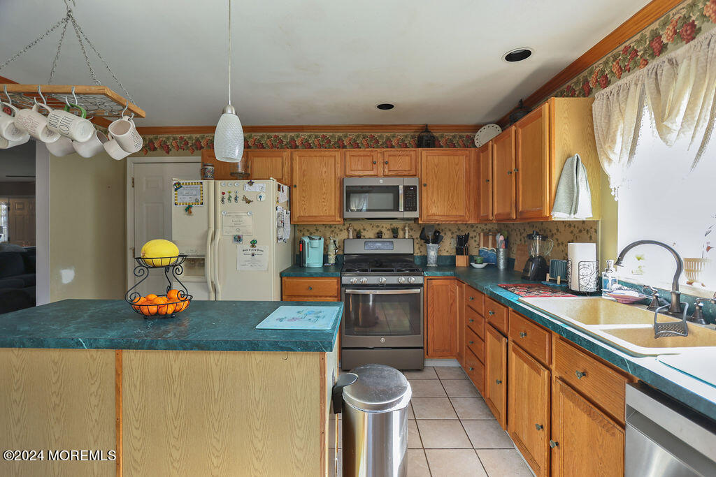 152 Mooring Road Manahawkin, NJ 08050 - Photo 11 of 38 1S1A8603-Edit