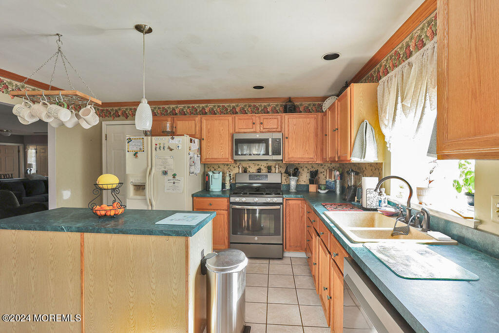 152 Mooring Road Manahawkin, NJ 08050 - Photo 14 of 38 1S1A8608-Edit
