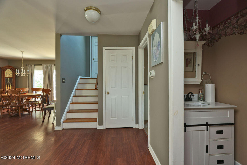 152 Mooring Road Manahawkin, NJ 08050 - Photo 4 of 38 1S1A8582-Edit