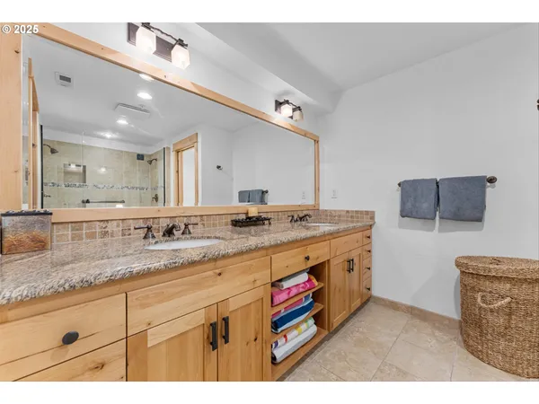 $1,049,000 | 31200 East Collins Lake Road, Unit 1, Government Camp, OR 97028