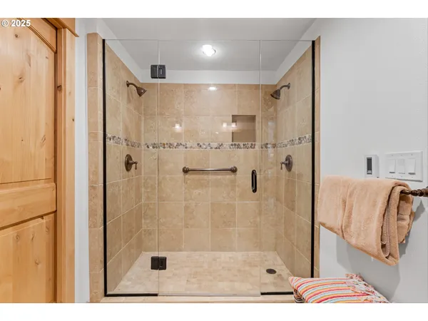 $1,049,000 | 31200 East Collins Lake Road, Unit 1, Government Camp, OR 97028