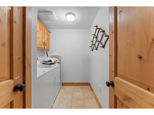 $1,049,000 | 31200 East Collins Lake Road, Unit 1, Government Camp, OR 97028