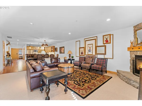 $1,049,000 | 31200 East Collins Lake Road, Unit 1, Government Camp, OR 97028