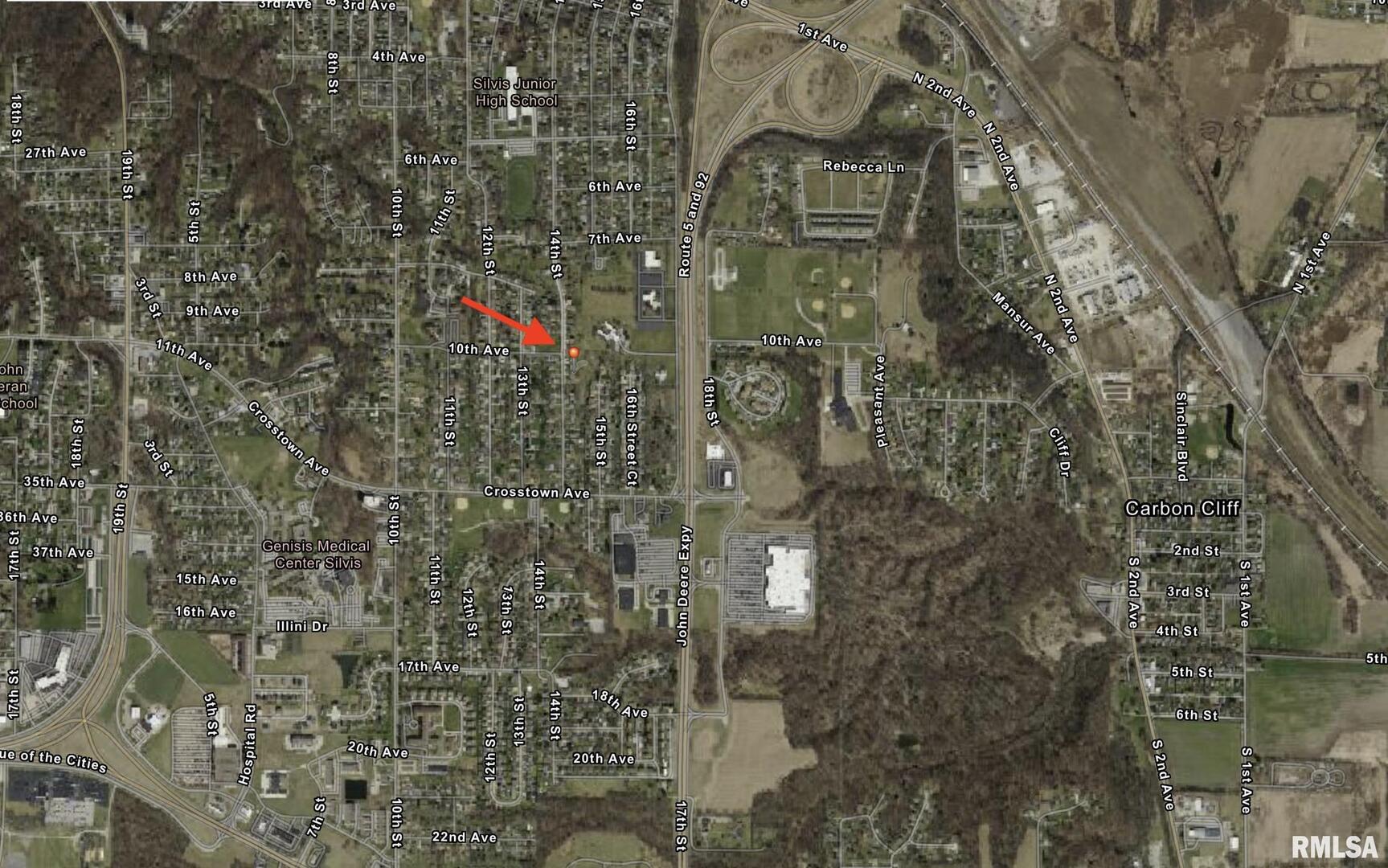 1013 14th Street Silvis, IL 61282 - Photo 2 of 5 a bathroom with a shower