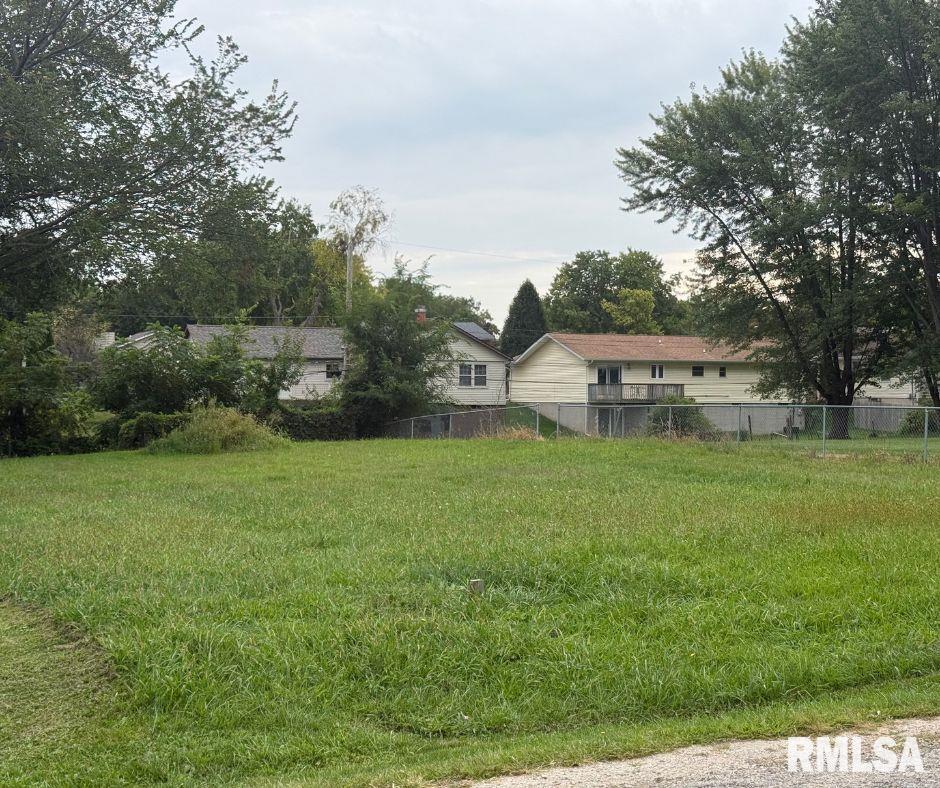 1013 14th Street Silvis, IL 61282 - Photo 5 of 5 a view of a house with a yard