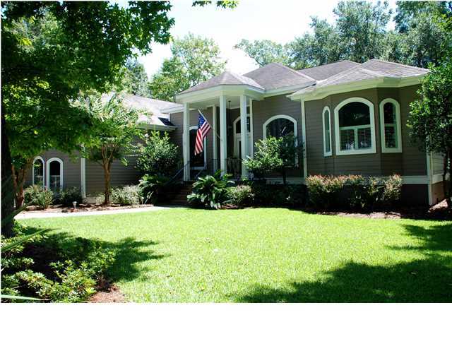 574 Chimney Bluff Drive Mount Pleasant, SC 29464 - Photo 1 of 24 Primary Photo