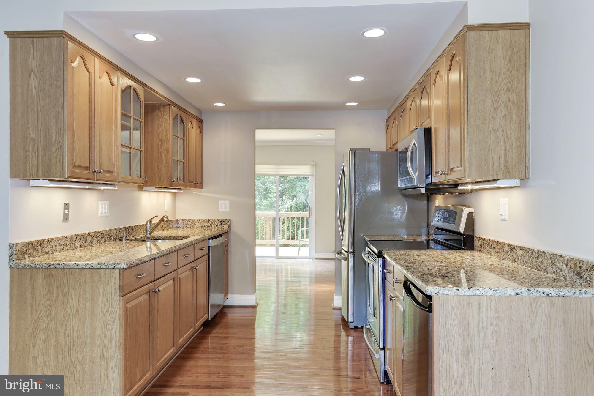 2254 Wheelwright Court Reston, VA 20191 - Photo 3 of 29 Kitchen