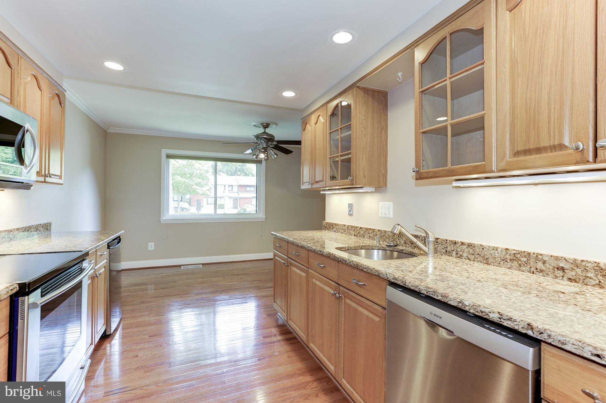 2254 Wheelwright Court Reston, VA 20191 - Photo 4 of 29 Kitchen