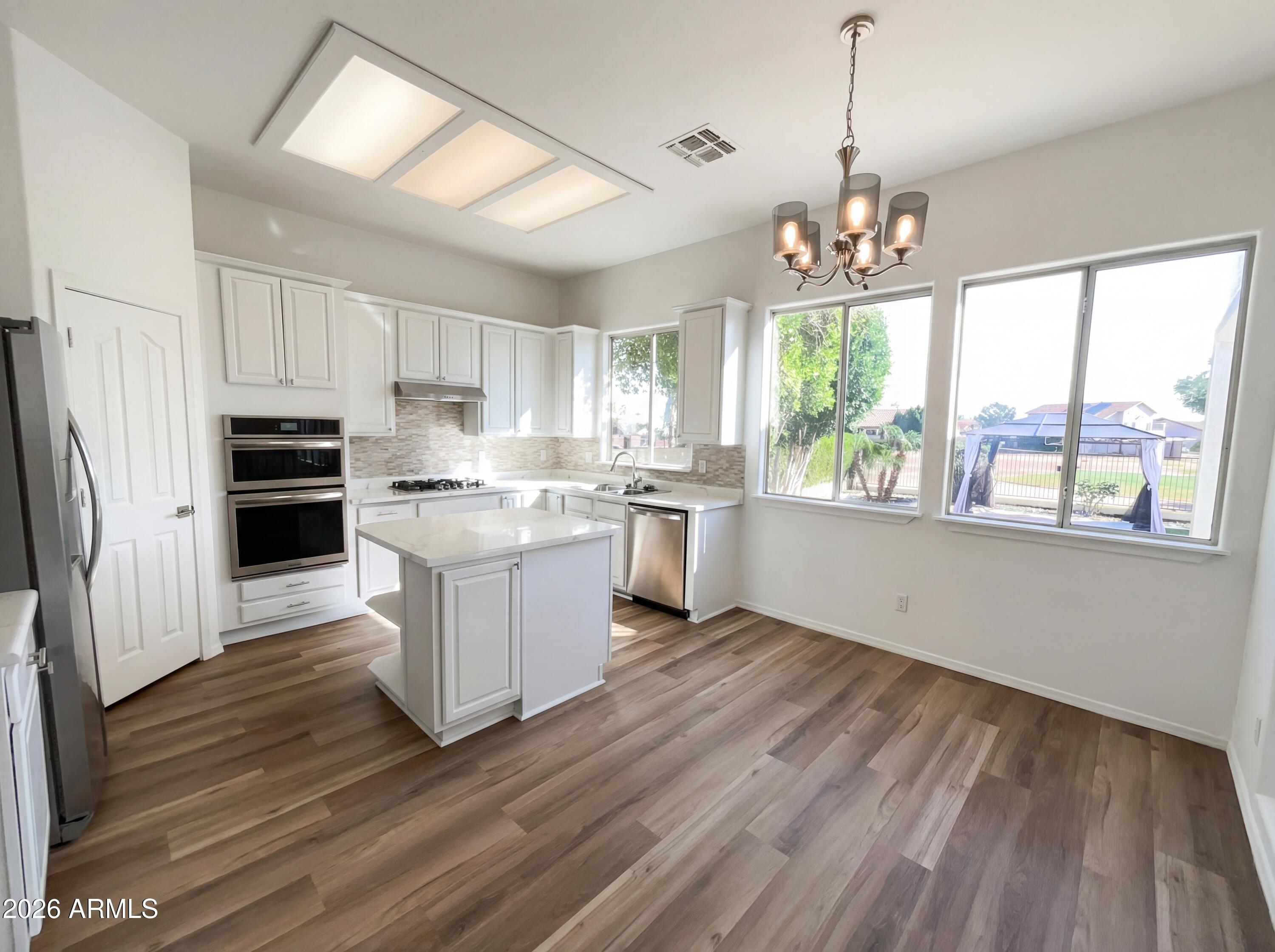 1105 South Portland Avenue Gilbert, AZ 85296 - Photo 2 of 32 listing_1