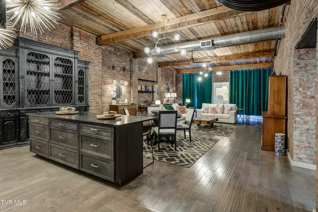 $2,750 | 809 State Street, Unit 301, Bristol, VA 24201