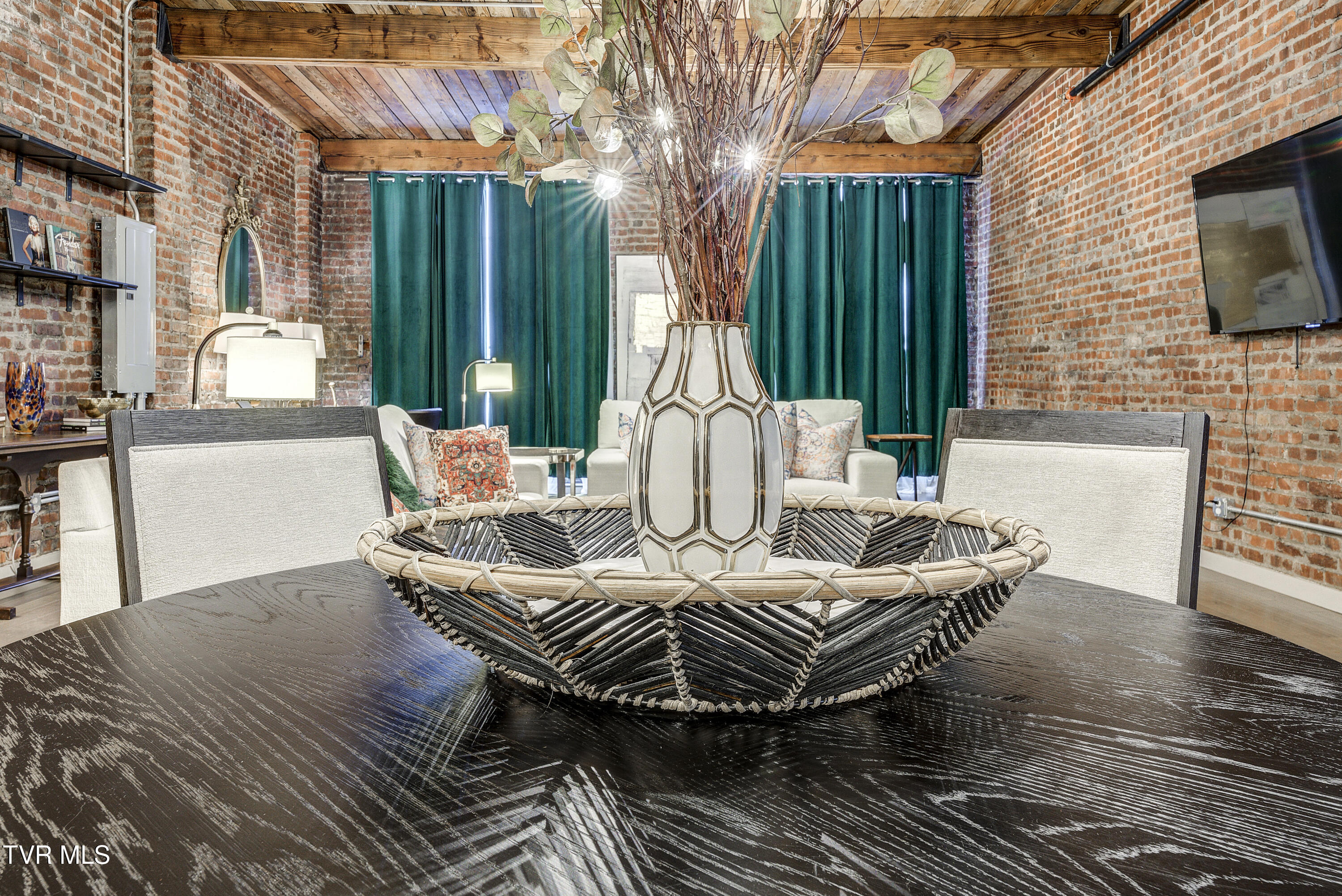 809 State Street, Unit 301 Bristol, VA 24201 - Photo 11 of 46 Cove2-46