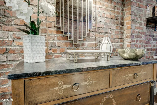 $2,750 | 809 State Street, Unit 301, Bristol, VA 24201