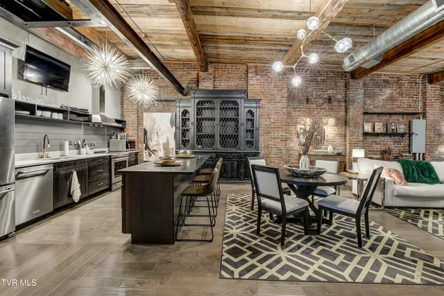 $2,750 | 809 State Street, Unit 301, Bristol, VA 24201