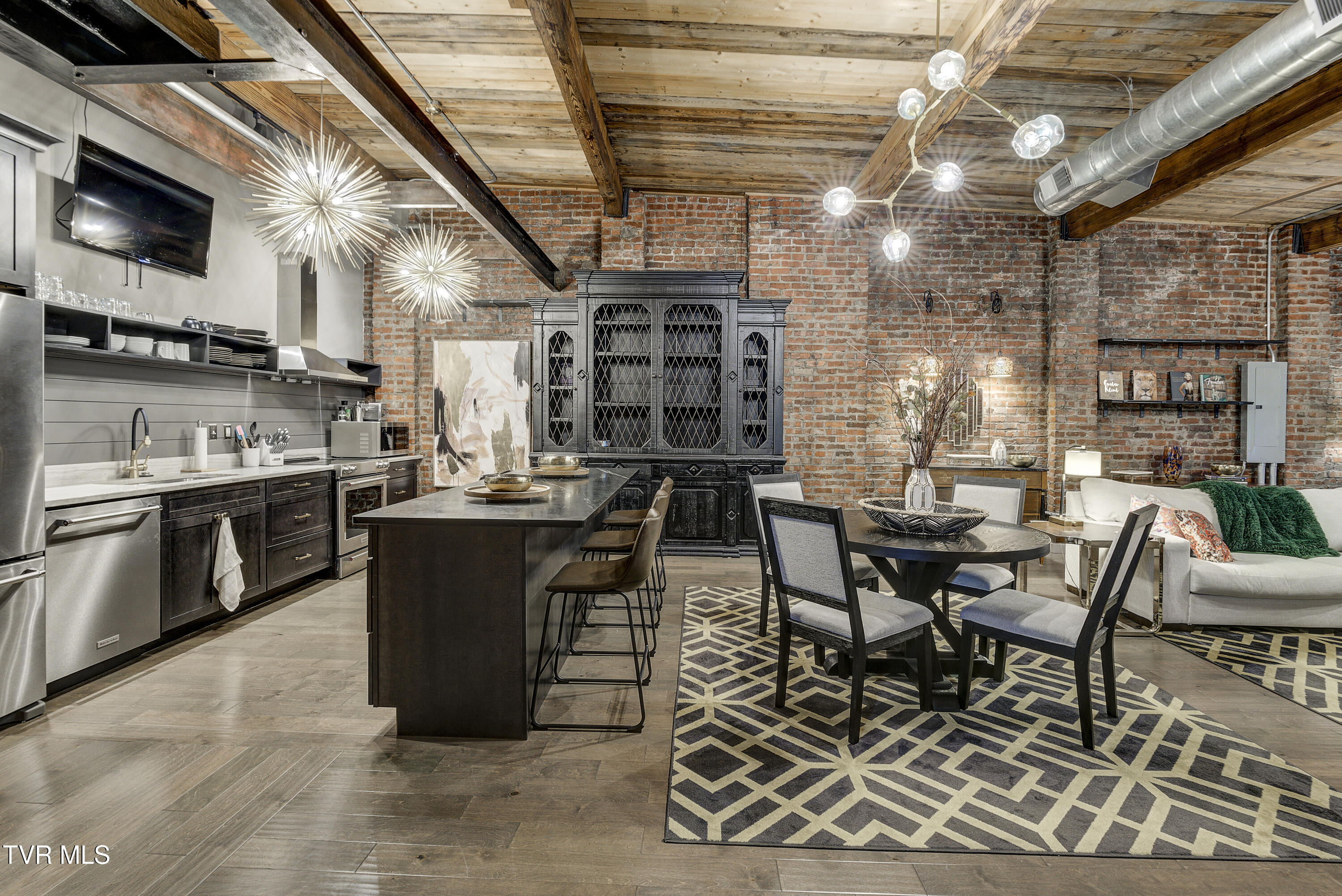 809 State Street, Unit 301 Bristol, VA 24201 - Photo 2 of 46 Cove2-2