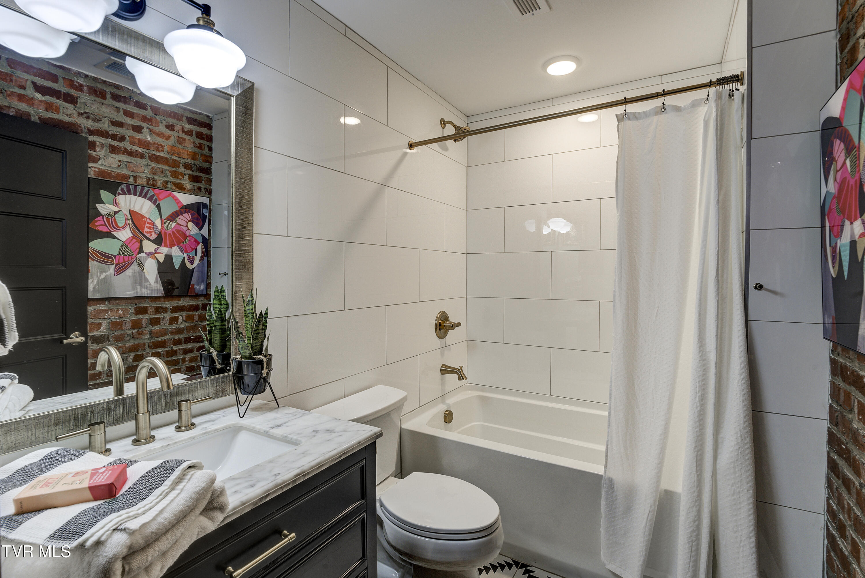 809 State Street, Unit 301 Bristol, VA 24201 - Photo 22 of 46 Cove2-19