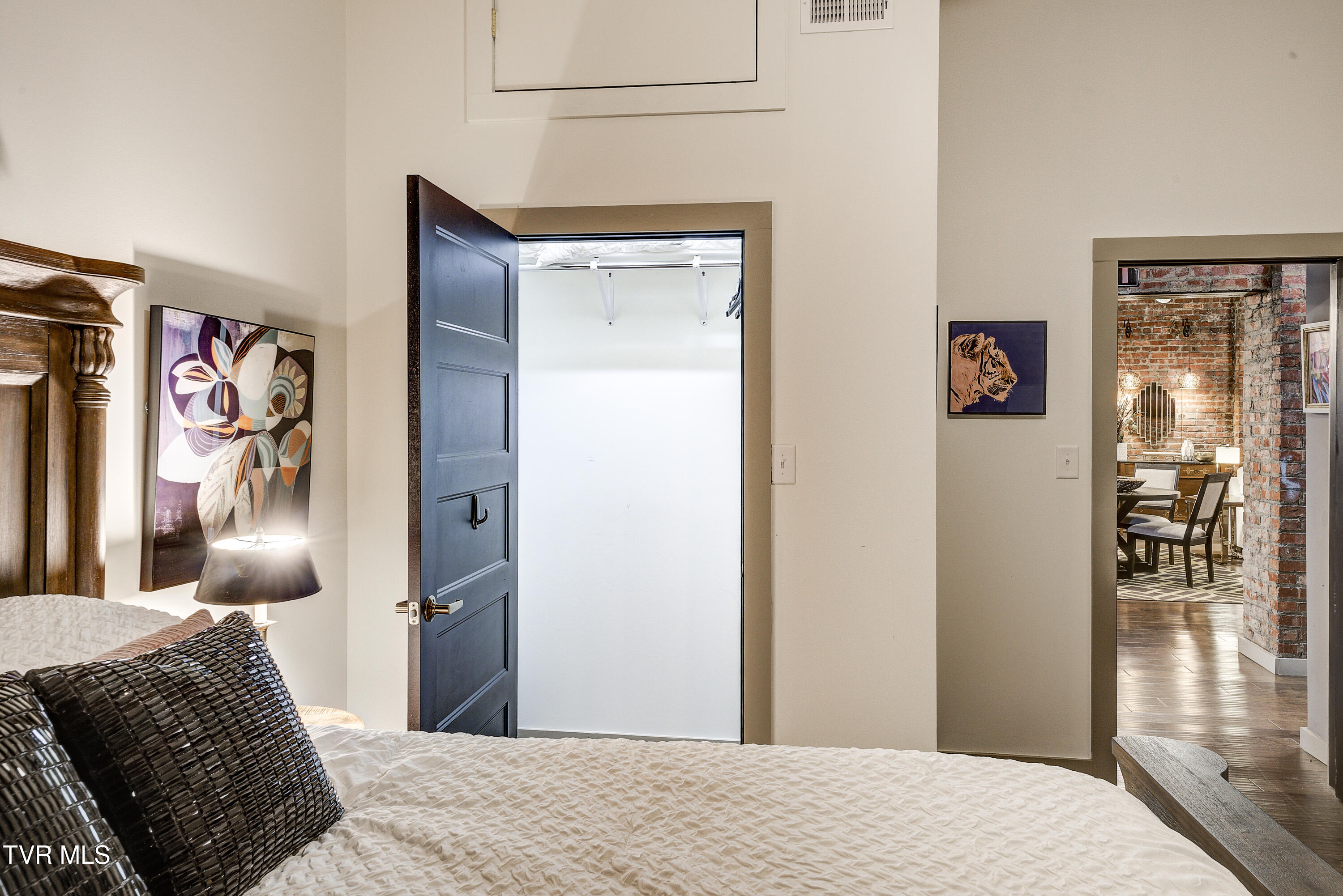 809 State Street, Unit 301 Bristol, VA 24201 - Photo 31 of 46 Cove2-25