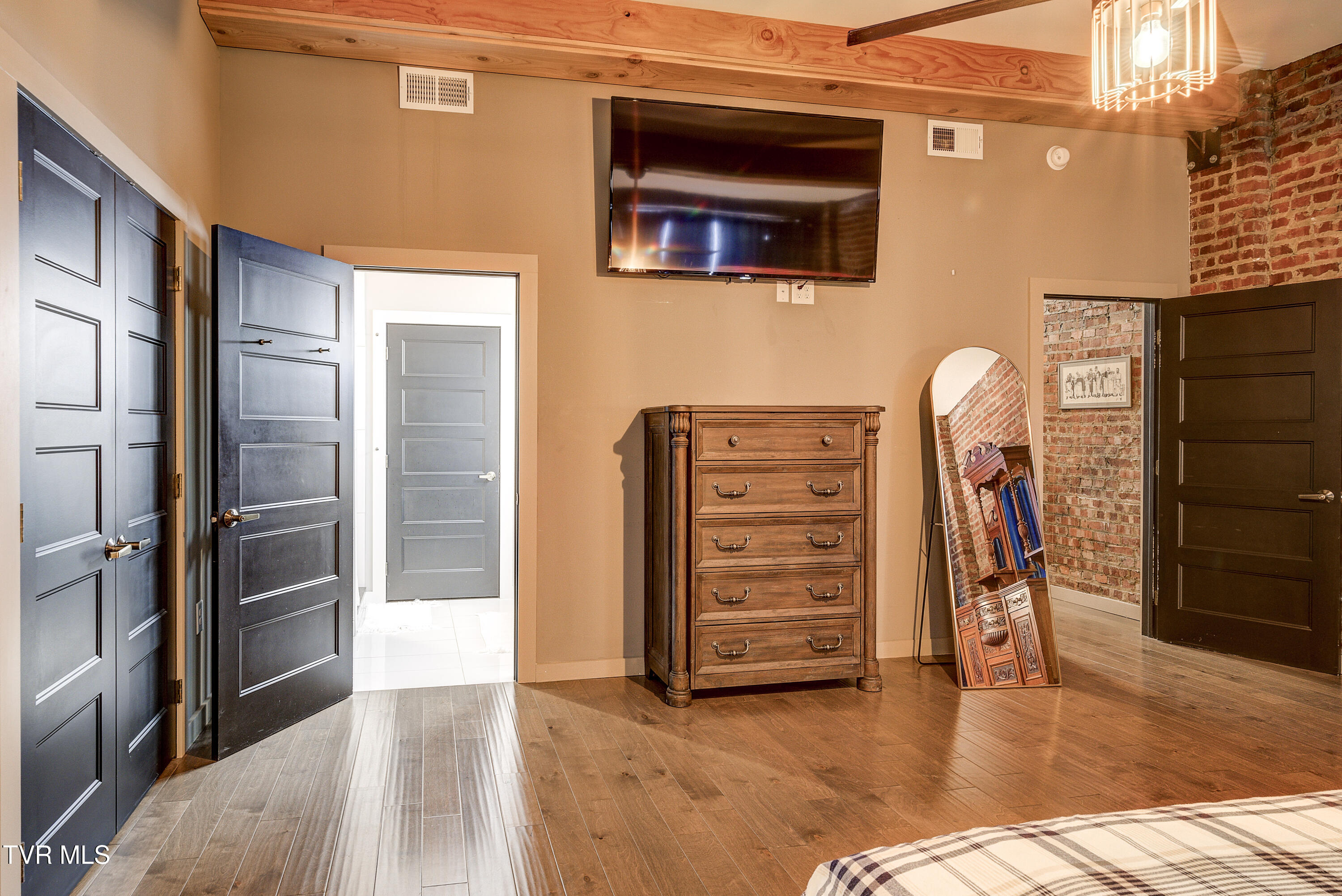 809 State Street, Unit 301 Bristol, VA 24201 - Photo 39 of 46 Cove2-32