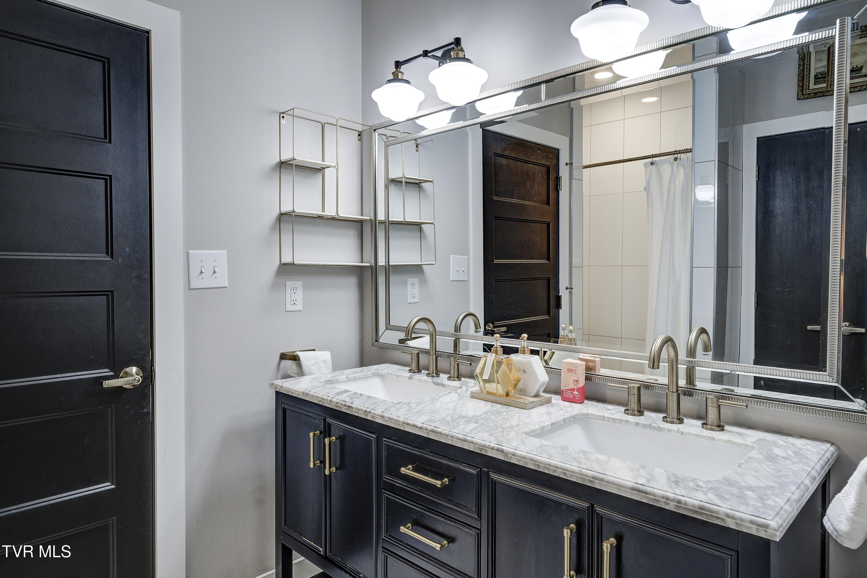 809 State Street, Unit 301 Bristol, VA 24201 - Photo 40 of 46 Cove2-33