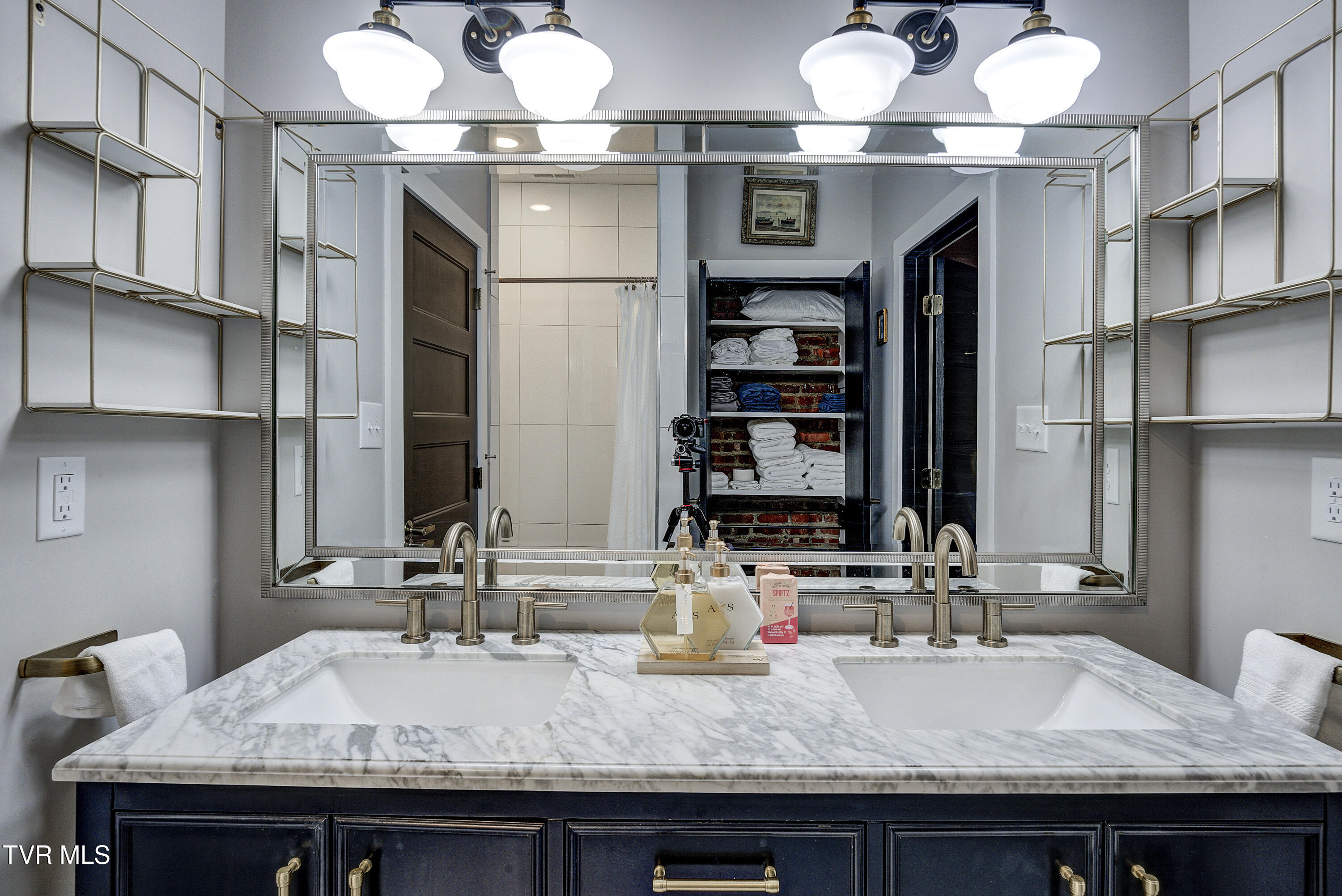 809 State Street, Unit 301 Bristol, VA 24201 - Photo 41 of 46 Cove2-38