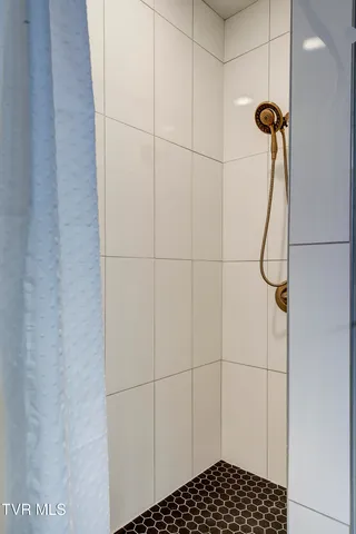 $2,750 | 809 State Street, Unit 301, Bristol, VA 24201