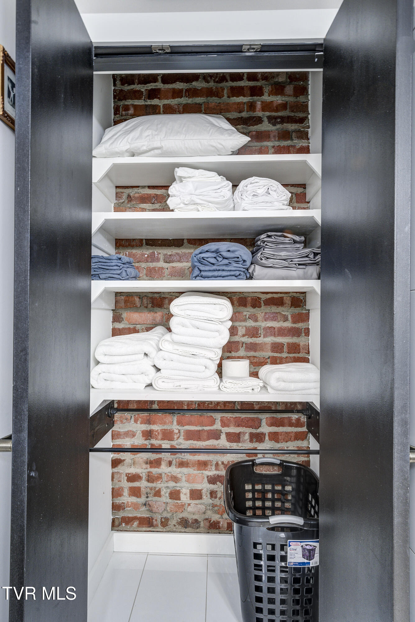 809 State Street, Unit 301 Bristol, VA 24201 - Photo 45 of 46 Cove2-37