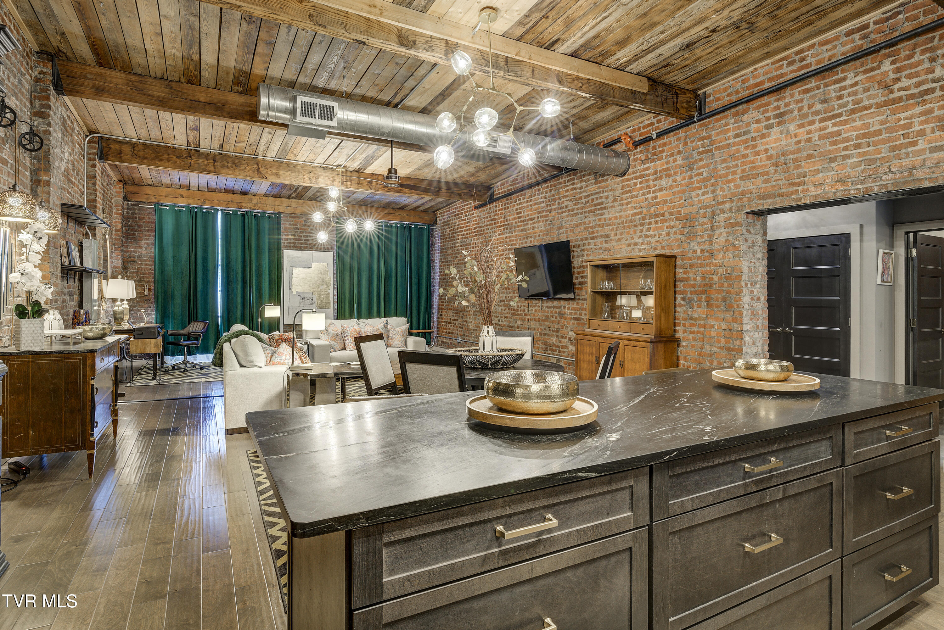 809 State Street, Unit 301 Bristol, VA 24201 - Photo 9 of 46 Cove2-6