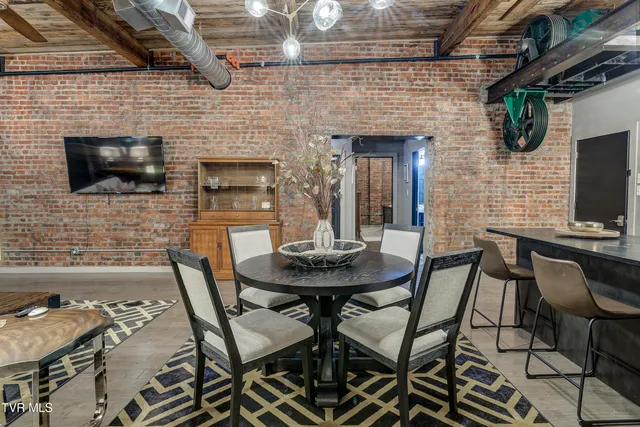 $2,750 | 809 State Street, Unit 301, Bristol, VA 24201