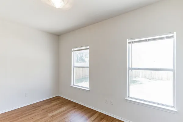 $1,475 | 1107 East 3rd Street, Georgetown, TX 78626