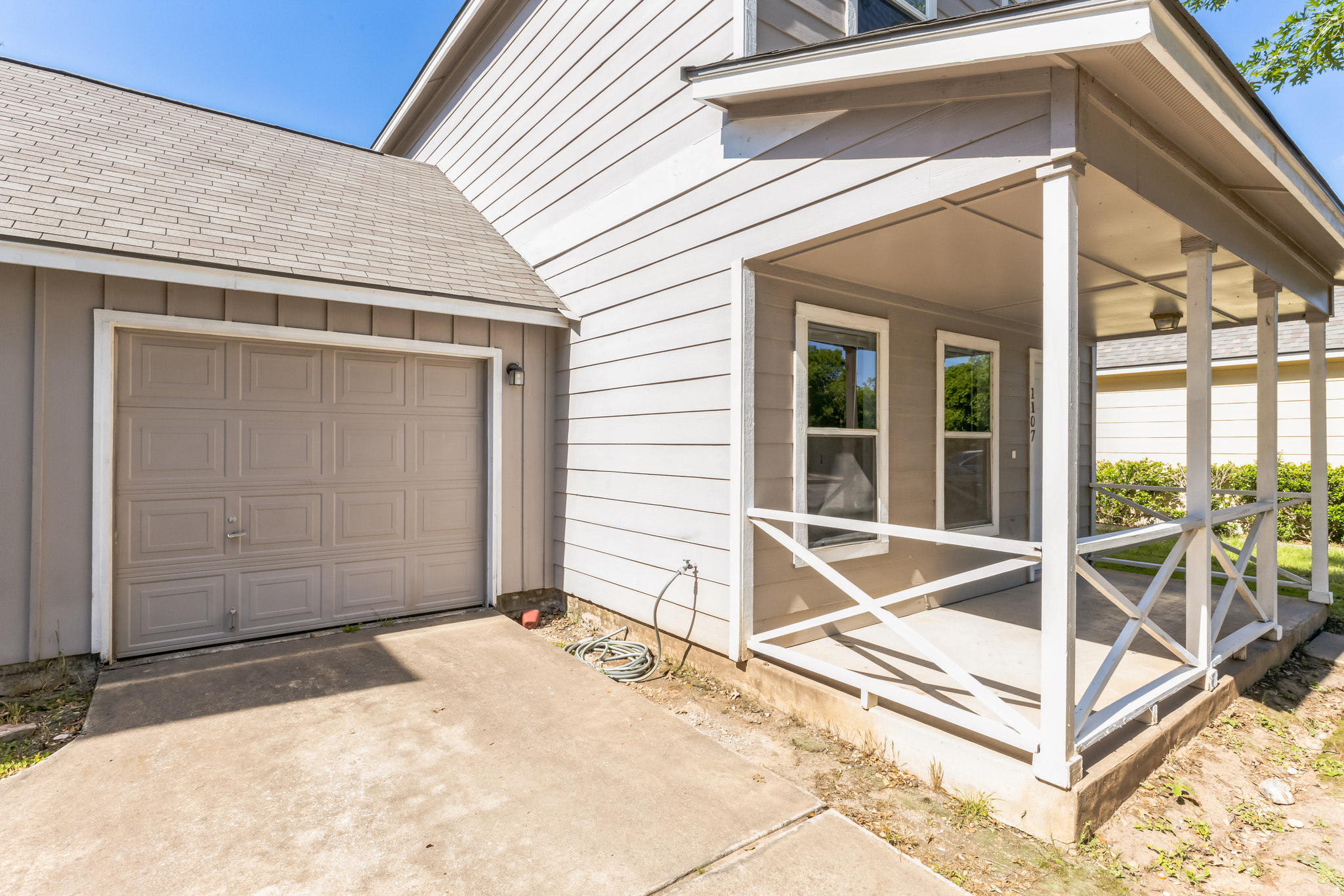 1107 East 3rd Street Georgetown, TX 78626 - Photo 2 of 36