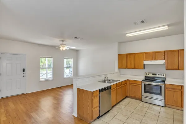 $1,475 | 1107 East 3rd Street, Georgetown, TX 78626