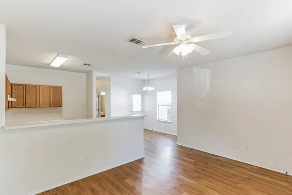 $1,475 | 1107 East 3rd Street, Georgetown, TX 78626