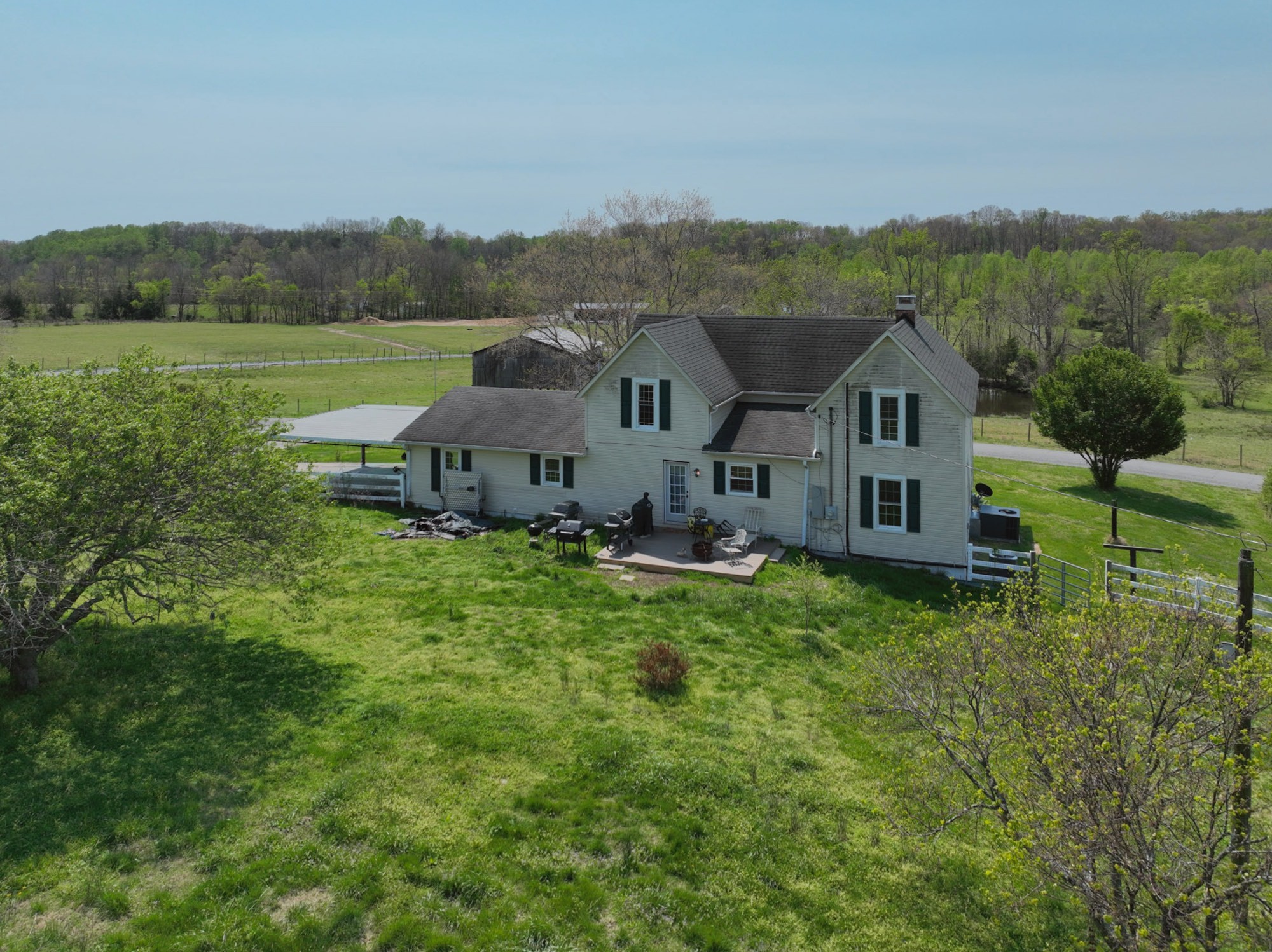365 Martin Road Portland, TN 37148 - Photo 3 of 12 a view of a house with a big yard