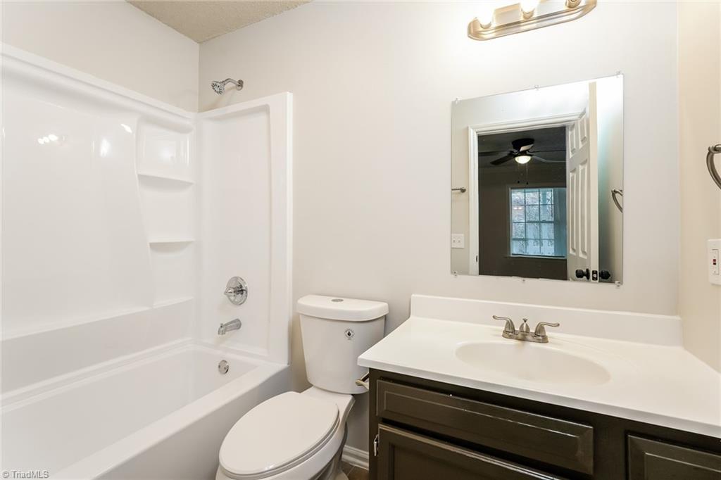 8 Leaf Ridge Court Thomasville, NC 27360 - Photo 11 of 16