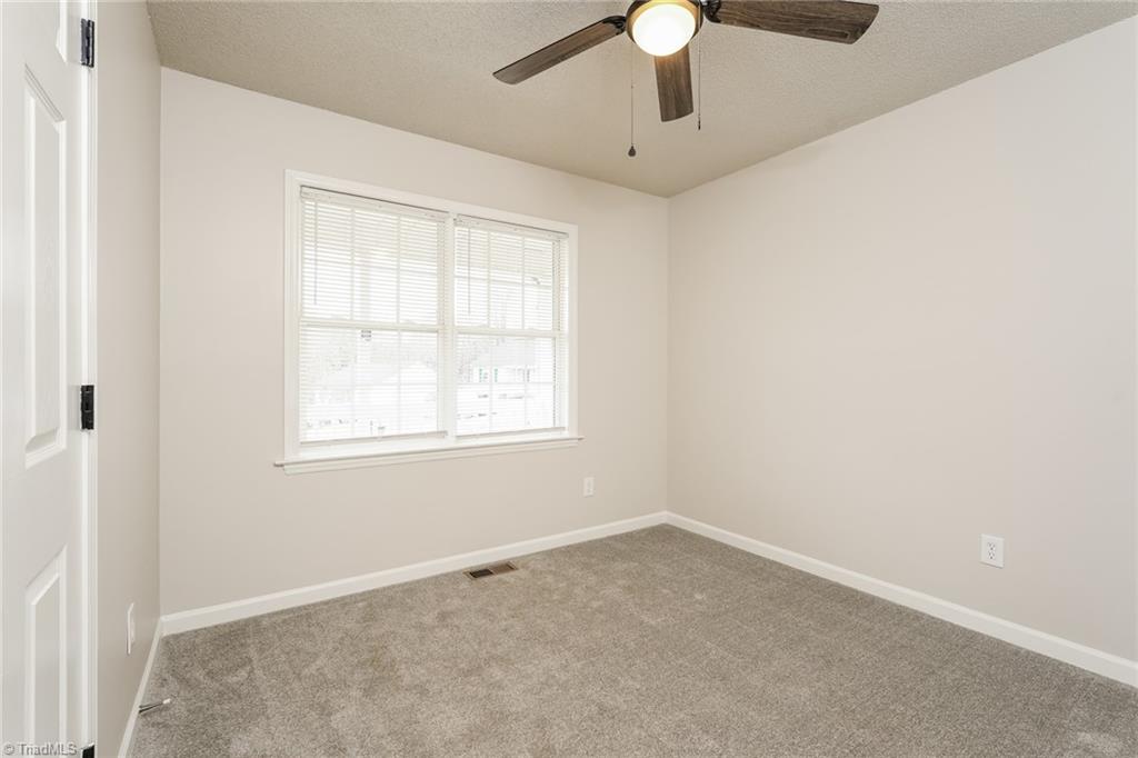 8 Leaf Ridge Court Thomasville, NC 27360 - Photo 13 of 16