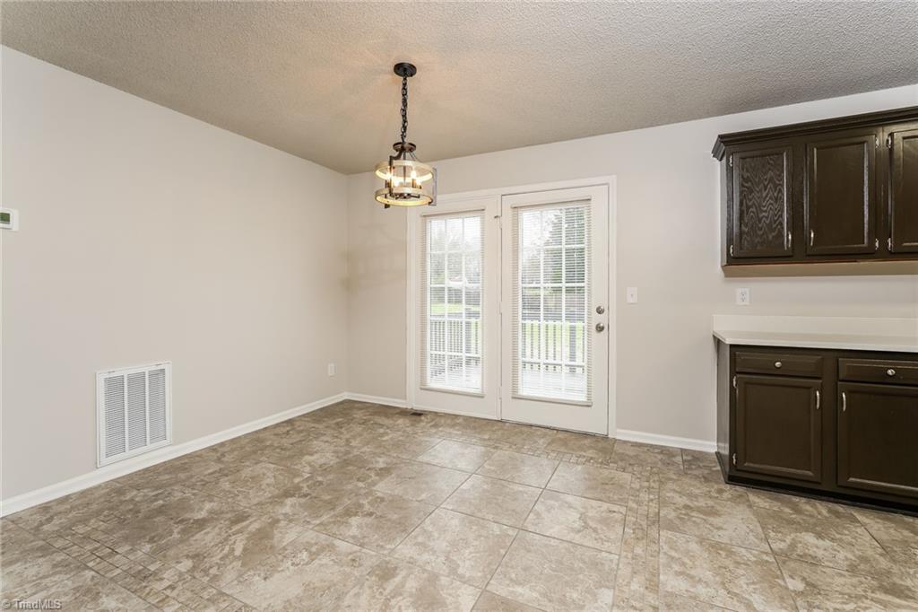 8 Leaf Ridge Court Thomasville, NC 27360 - Photo 7 of 16