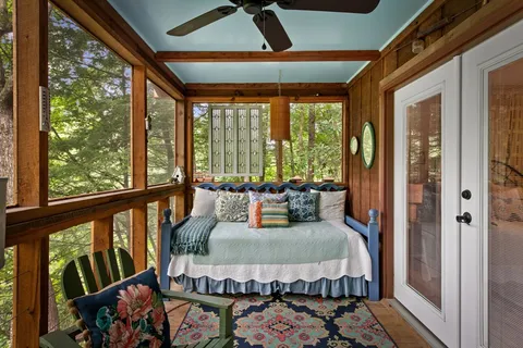 $674,900 | 184 Fightingtown Drive, Blue Ridge, GA 30513