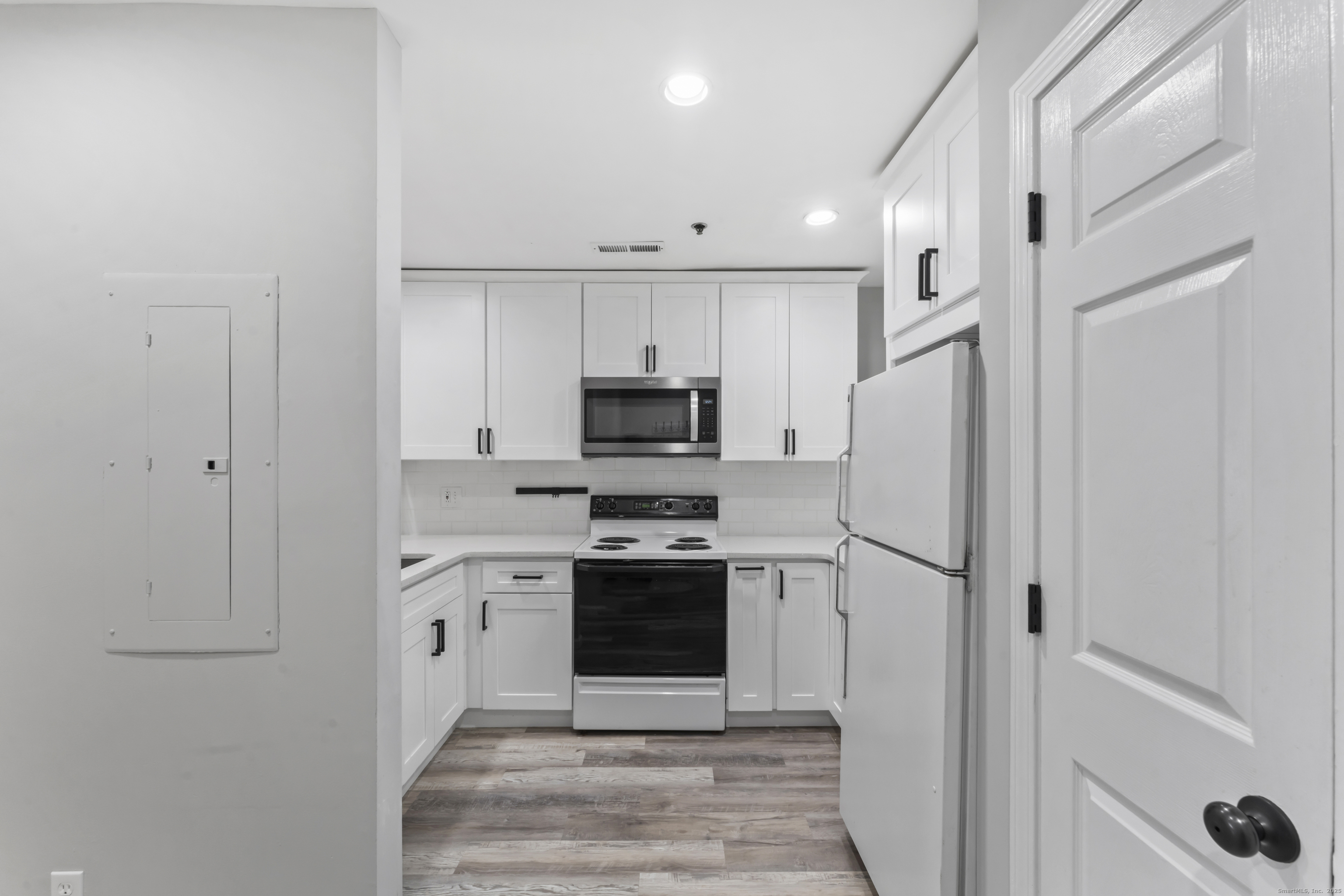 2660 North Avenue, Unit 217 Bridgeport, CT 06604 - Photo 4 of 30