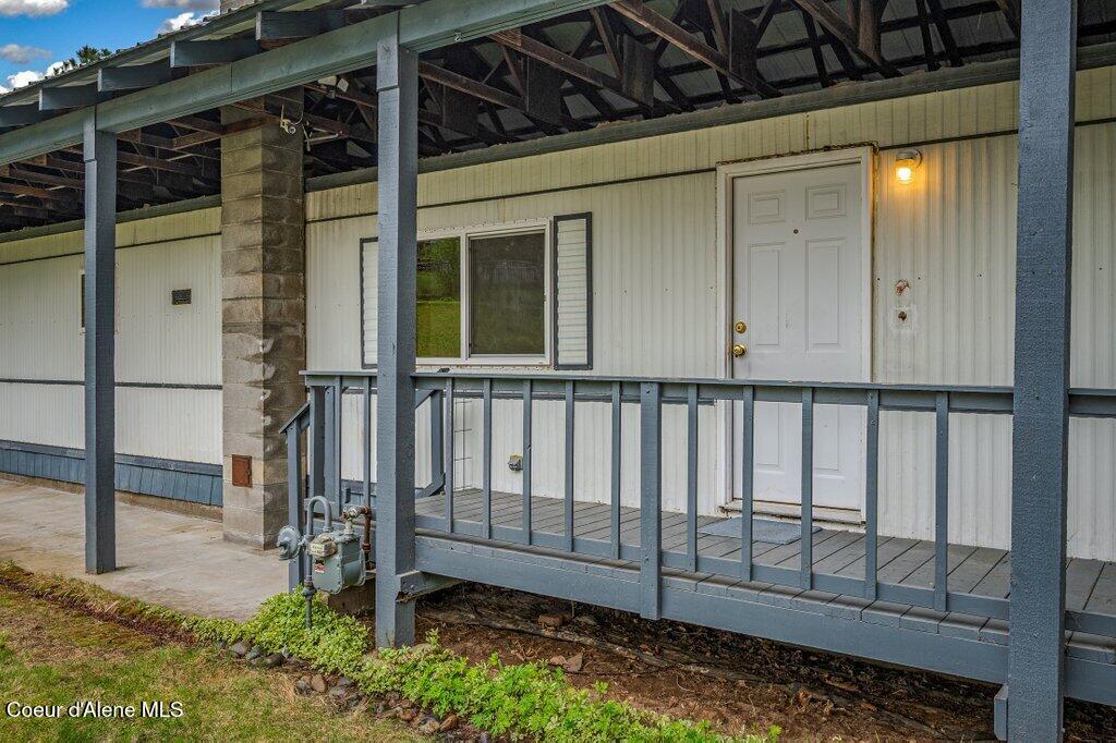 7331 Apache Street Bonners Ferry, ID 83805 - Photo 3 of 23 Covered porch