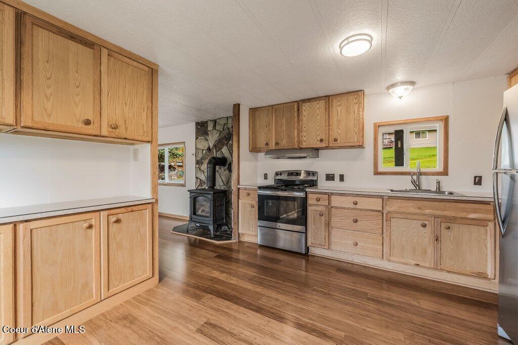 7331 Apache Street Bonners Ferry, ID 83805 - Photo 10 of 23 Custom cabinets