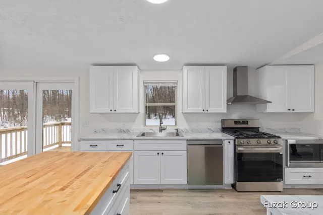 $260,000 | 2226 53rd Street, Fennville, MI 49408