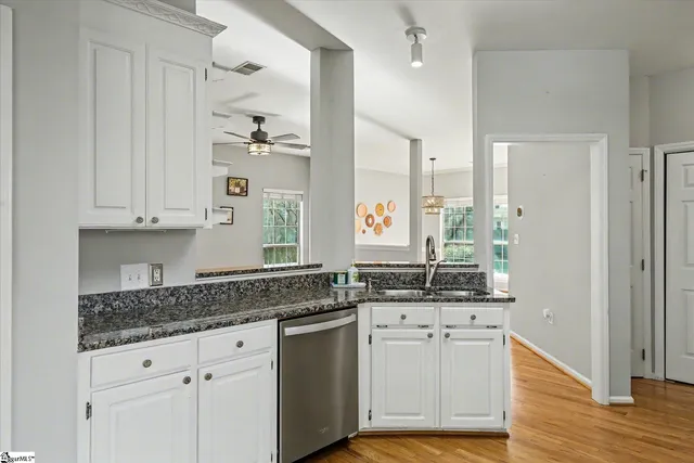 $340,000 | 9 South Penobscot Court, Simpsonville, SC 29681